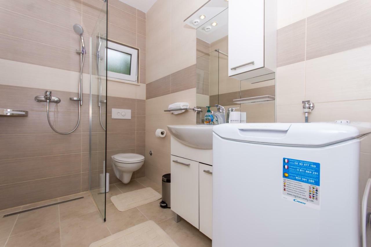 Apartment Sandra Trogir Buitenkant foto