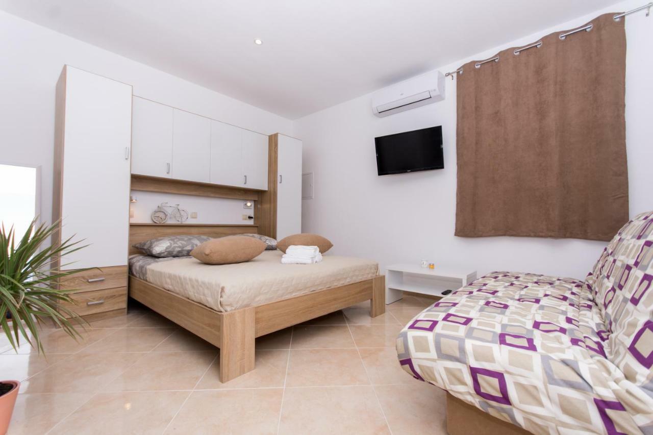 Apartment Sandra Trogir Buitenkant foto