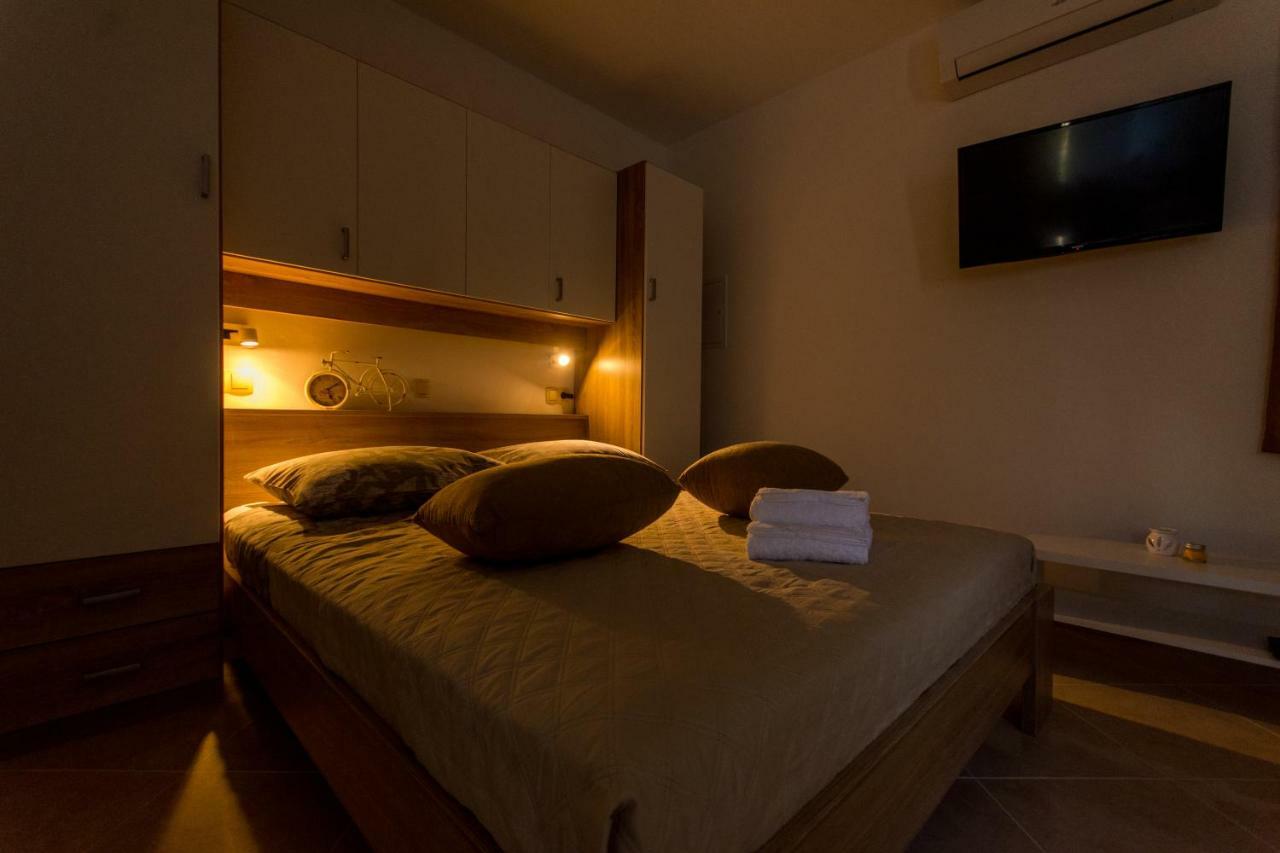 Apartment Sandra Trogir Buitenkant foto