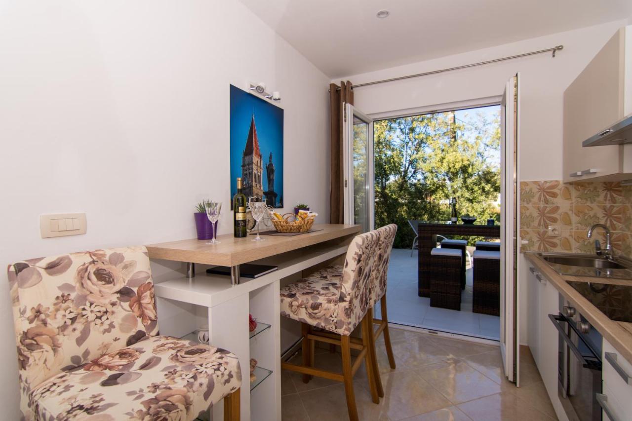 Apartment Sandra Trogir Buitenkant foto