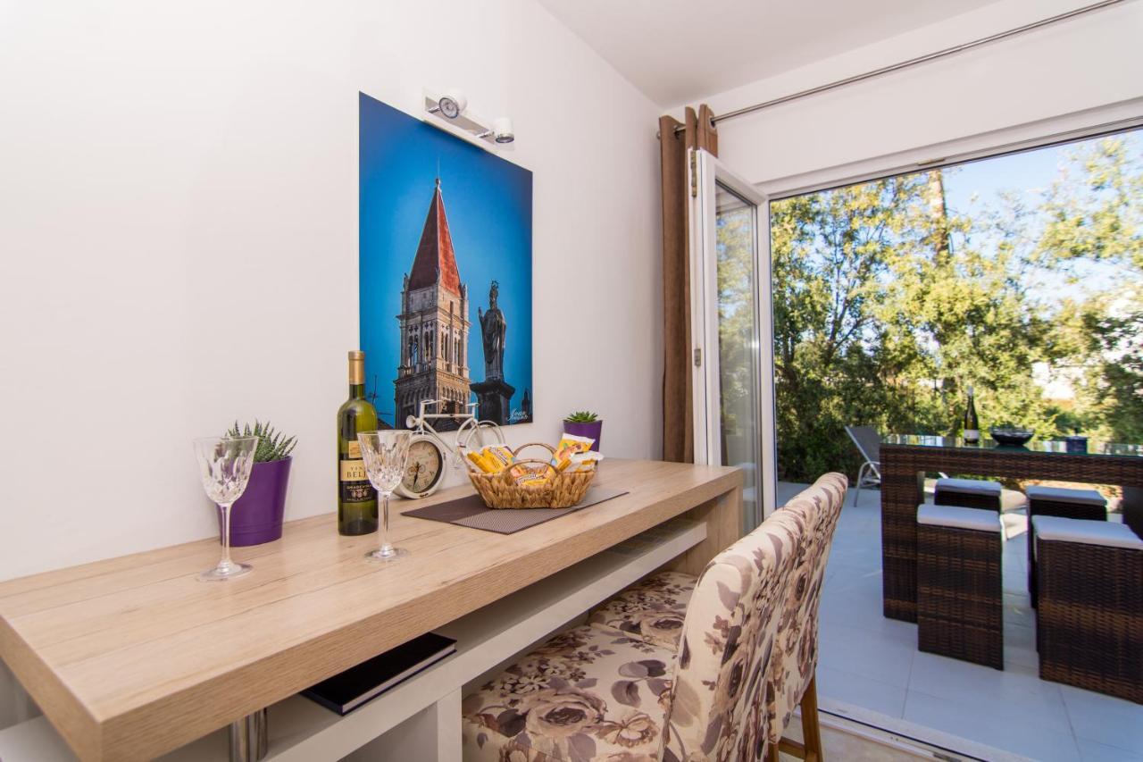 Apartment Sandra Trogir Buitenkant foto